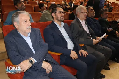 تجلیل فرماندار ویژه ملایر از خبرنگاران و عکاسان خبری