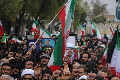 تشییع پیکر مطهر ۵ شهید جنگ تحمیلی آمریکایی صهیونیستی در شیراز