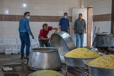 اطعام نیازمندان در روز عید غدیر از محل موقوفات شیراز