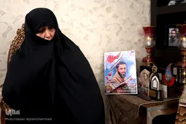 مادر شهید حسین معزغلامی، از شهدای قرآنی مدافع حرم