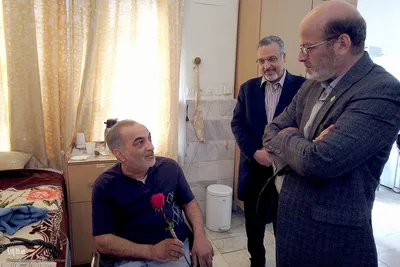 دیدار رییس جهاد دانشگاهی با جانبازان آسایشگاه ثارالله