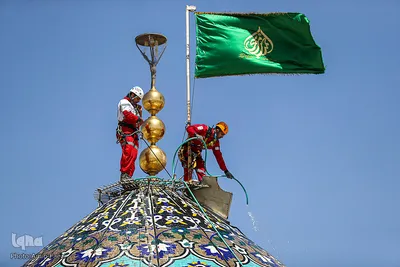 آئین گلاب‌شویی گنبد و غبارروبی آستان حضرت احمد بن موسی الکاظم شاهچراغ(ع) در شیراز