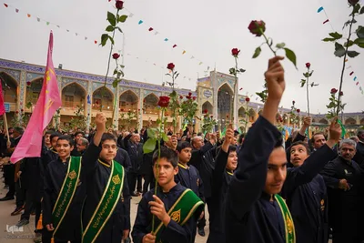 گلباران خدام حرم حضرت شاهچراغ (ع)