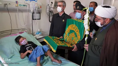 پرچم سبز آستان رضوی بر بالین مصدومان سانحه طبس