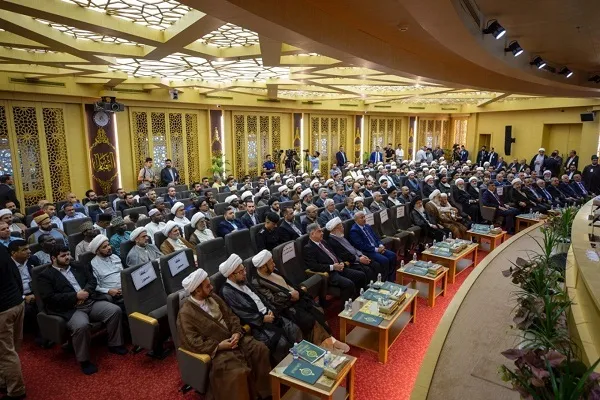 أكاديمية عراقية تتناول مناهج تفسير القرآن عند الإمام علي (ع)
