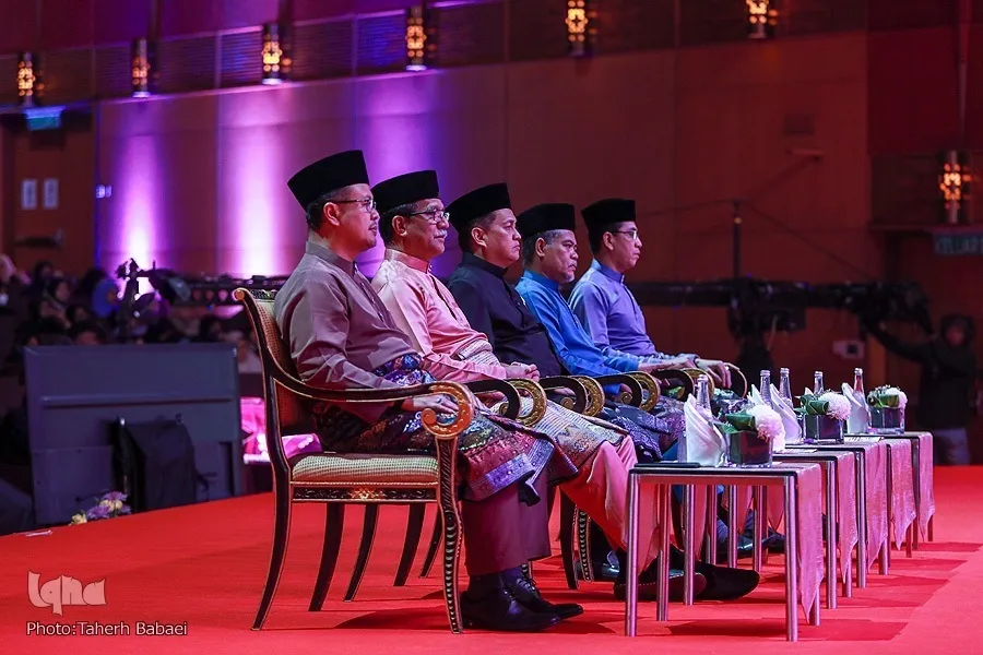 Kehadiran delegasi Al-Quran Iran pada malam ketiga pertandingan di Malaysia + Gambar & Video