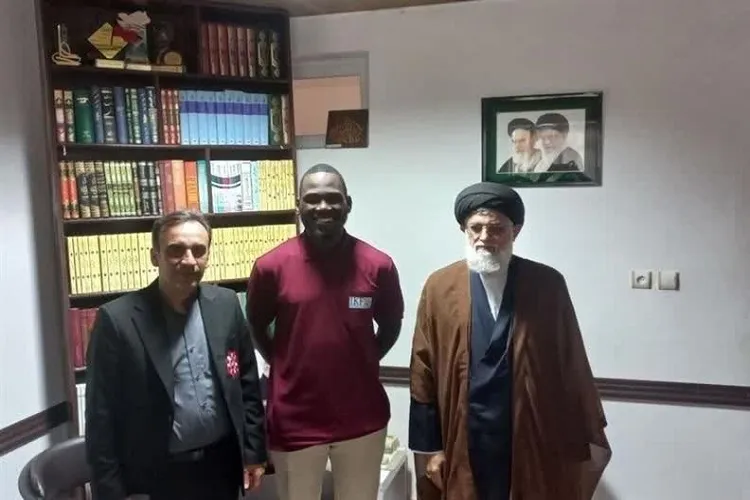 داور كنیایی در انزلی به دین اسلام مشرف شد