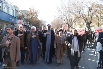 راهپیمایی مردم همدان در محکومیت حادثه تروریستی گلزار شهدای کرمان