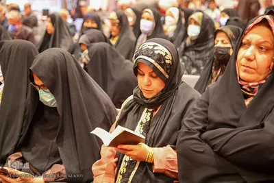 محفل جزء خوانی در نمایشگاه قرآن و عترت شیراز