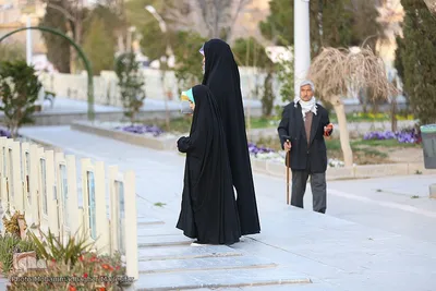 حال و هوای گلستان شهدای اصفهان در آخرین پنجشنبه سال