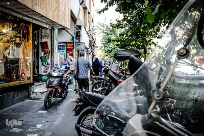 حرکت غیر مجاز راکب موتور سیکلت در محل پیاده رو