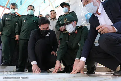 حضور فرمانده سپاه قدس در گلزار شهدای شیراز‎‎