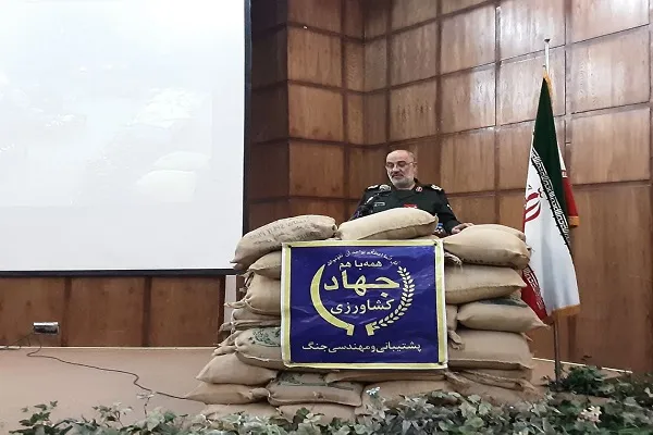 شهید سلیمانی ژنرال‌های آموزش دیده غرب و شرق را به زانو درآورد