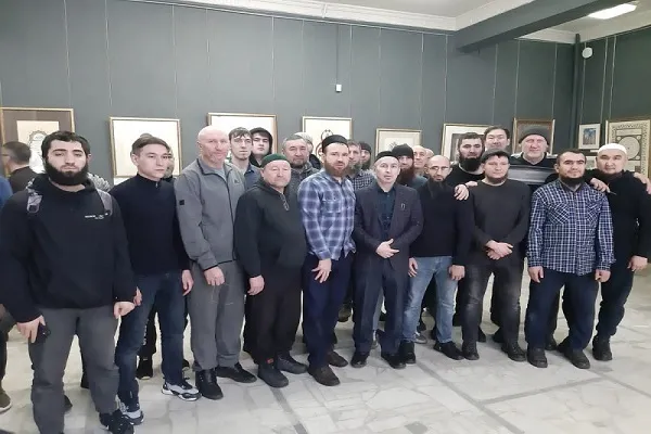 Студенты и преподаватели медресе «Шейх Саид» посетили выставку «Коран – притяжение гармонии»