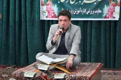 کرسی تلاوت قرآن کریم دانش‌آموزی در ملایر