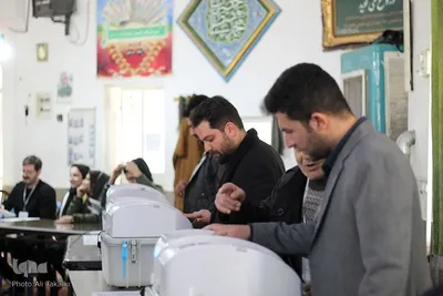 حضور حماسه ساز و پرشور ملایری ها در پای صندوق های رأی‎
