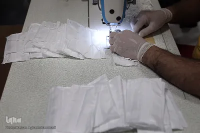 بازدید خبرنگاران از خط تولید لوازم بهداشتی هلال احمر ایران