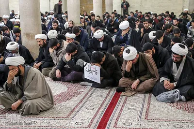 اجتماع بزرگ طلاب و روحانیون شیراز در پاسداشت شهدای مقاومت