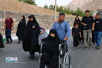 پیاده‌روی دلدادگان اربعین حسینی در خمینی‌شهر