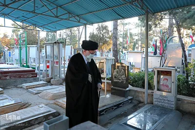 حضور رهبر انقلاب اسلامی در مرقد امام خمینی(ره) و گلزار شهدا