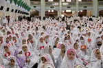 جشن شکوفایی (تکلیف) دانش آموزان دختر تبریز