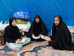 اعتکاف دانش‌آموزان دختر در مسجد سیدالشهدا(ع) خمینی‌شهر