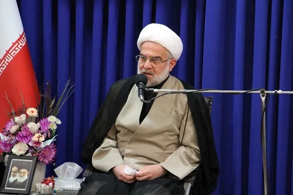 جامعه به سمت قرآن‌محوری و قرآن‌باوری سوق داده شود