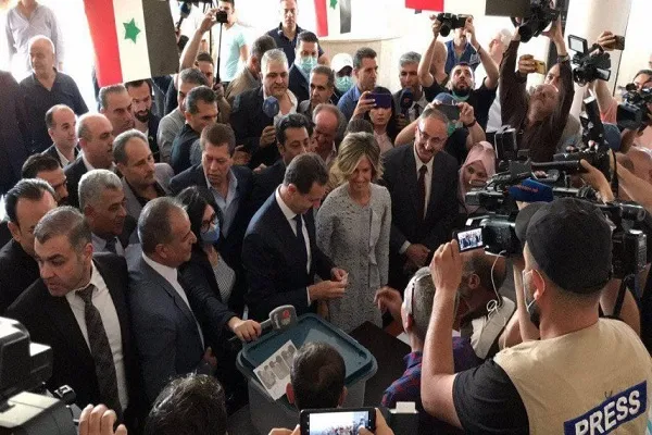 بشار اسد رأی خود را به صندوق انداخت/ سوریه در برابر تروریسم متحد است