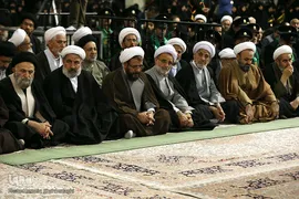 آیین سنتی شمع گردانی در حرم حضرت معصومه(س)