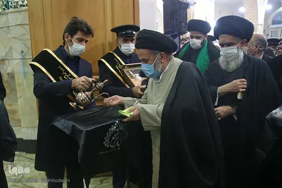 آیین غباررویی ضریح امامزاده موسی مبرقع