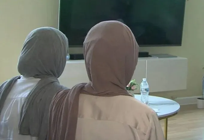 Hicablı xanımlar namaz qılarkən hücuma məruz qaldı