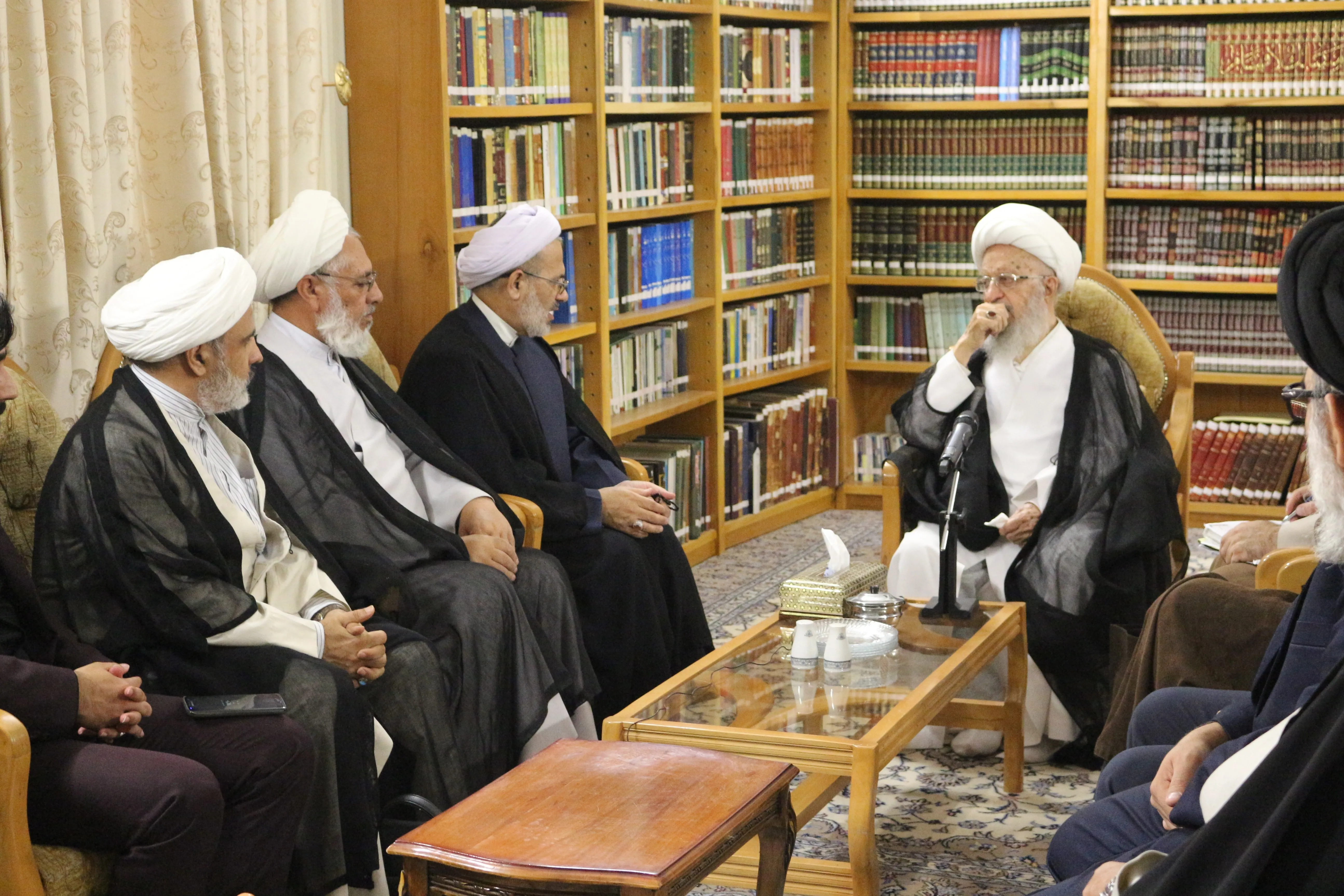 برقراری تعادل در برپایی موکب و پرهیز از اسراف/ رسانه‌ها پیام اربعین را به جهانیان برسانند