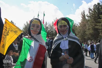 دهه نودی‌ها در راهپیمایی روز دانش‌آموز