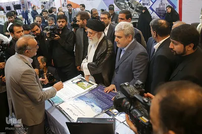 بازدید رهبر انقلاب از نمایشگاه شرکت‌های دانش‌بنیان و فناوری‌های برتر (ایران ساخت)
