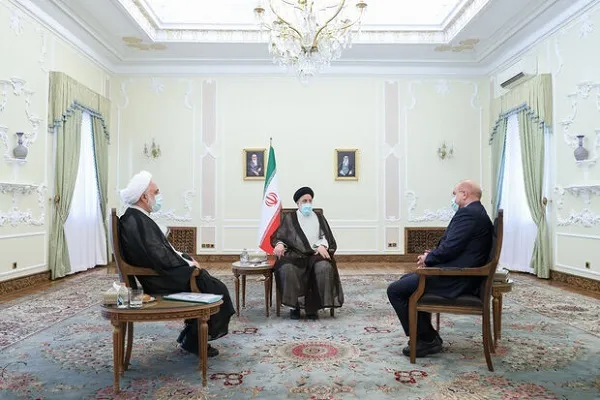 تأکید سران قوا بر تقویت آرامش در فضای کسب و کار و مراکز تولیدی