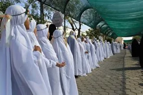 په کربلا کې دعراقي زده کونکو انجونو دعبادت جشن (فلم)