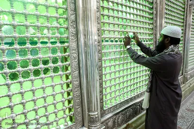 بازدید شرکت کنندگان مسابقات قرآن از حرم امام خمینی(ره)