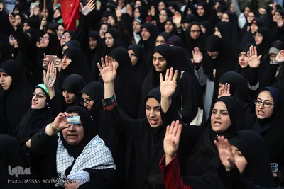 دسته عزاداری دانشجویان از دانشگاه تهران تا حسینیه امام خمینی (ره)