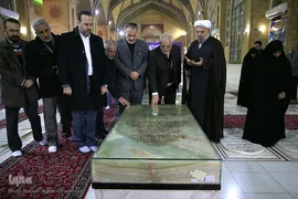 مراسم بدرقه کاروان قرآنی انقلاب از بارگاه نورانی امام خمینی (ره)