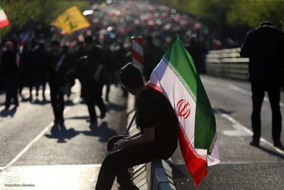 تشییع پیکر دریابان شهید «علیرضا تنگسیری» در میدان انقلاب