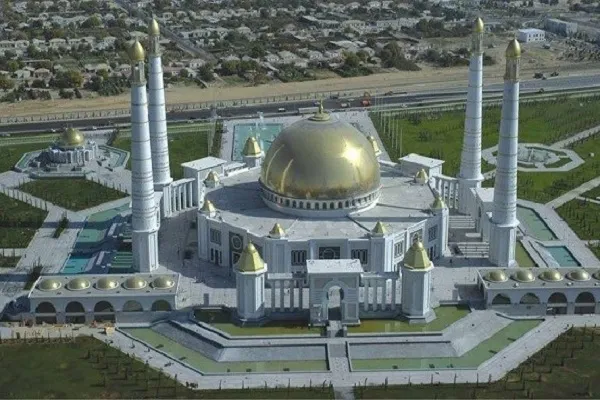 Orta Asya'nın en büyük camii: Türkmenbaşı Ruhi Camii