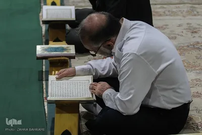آیین جزء خوانی قرآن کریم امامزادگان عبدالله و آمنه خاتون (ع)/عکاس:زهرا بهرامی 
