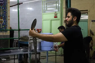 طعم ارادت؛ پخت هزاران پرس غذای نذری در خمینی‌شهر