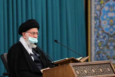 Koranrezitation im Beisein von Imam Chamenei
