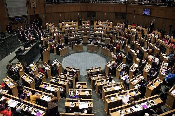 الأردن: مذكرة نيابية تطالب الحكومة بإعادة فتح مراكز تحفيظ القرآن
