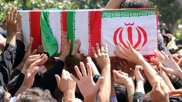 پیکر پنج شهید حملات متجاوزانه آمریکا و رژیم صهیونیستی در قشم تشییع شد