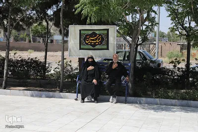آیین گل مالی لرستانی‌ها مقیم قم در روز عاشورا
