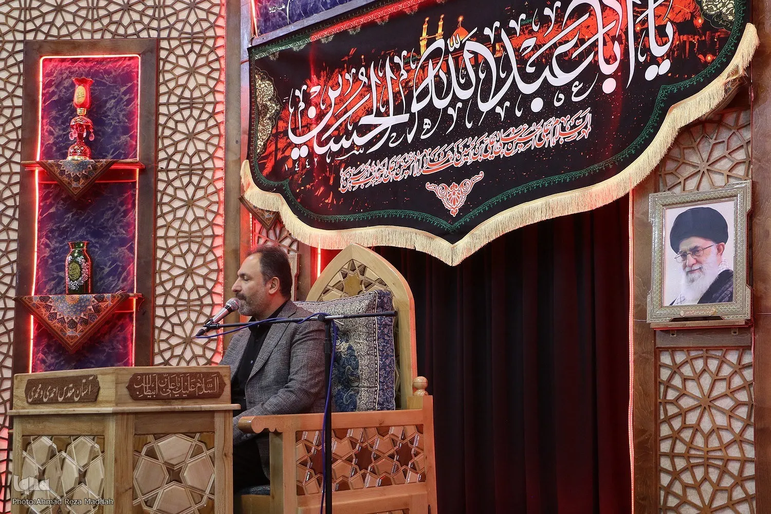تقرير مصور | محفل الأنس بالقرآن في مرقد ديني بمدينة 