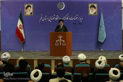 دیدار قضات و کارکنان دستگاه قضایی قم با رئیس قوه قضاییه