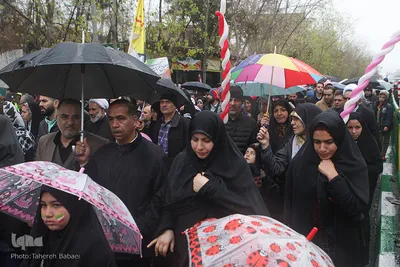 به وقت چهل سالگی؛ تهران، خیابان انقلاب
